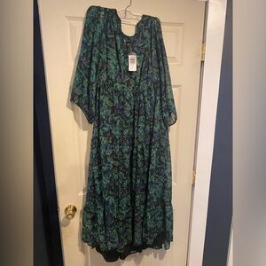 Beautiful bnwt torrid dress size 4